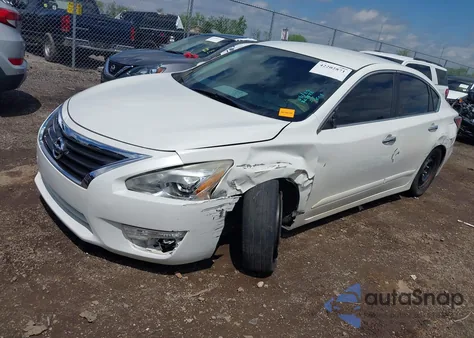 2015 Nissan Altima 2.5 S z USA, uszkodzony, nr VIN 1N4AL3AP1FN367872